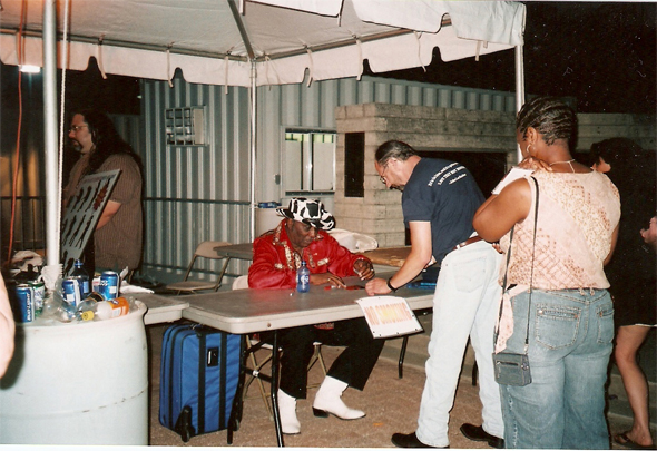 Eddy Clearwater signing autographs