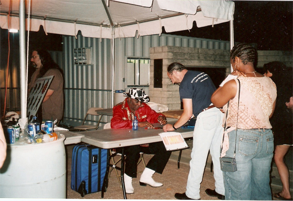 Eddy Clearwater signing autographs